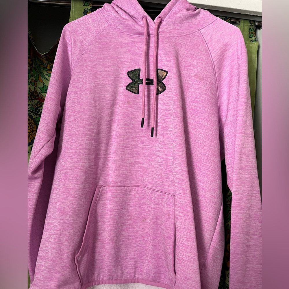 ✨Underarmour Long Sleeve Hoodie✨